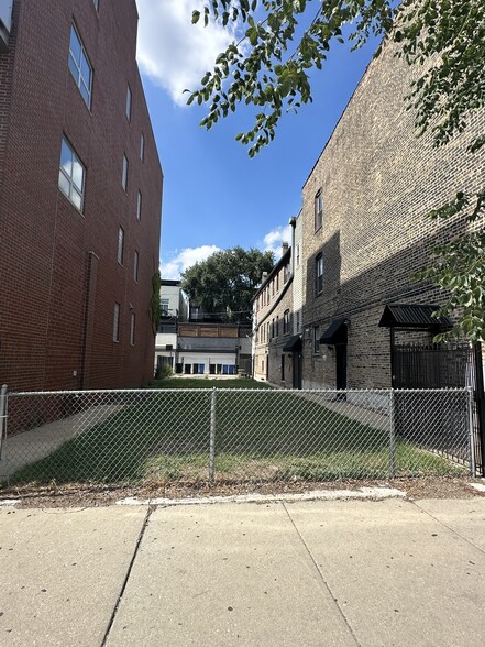 More Photos Of 910 Ashland Ave, Chicago Land For Sale