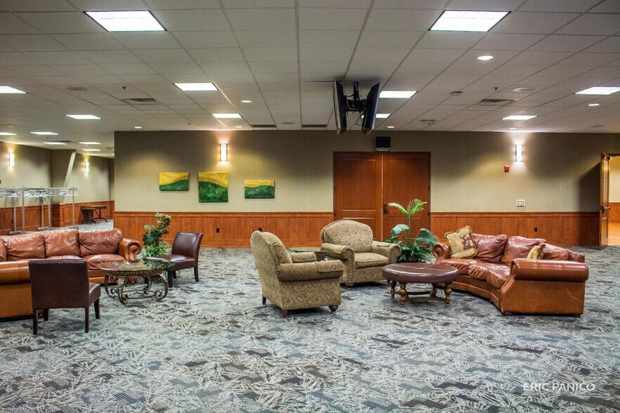 More Photos Of 2809 N Pontiac Dr, Janesville Lodge Meeting Hall For Sale