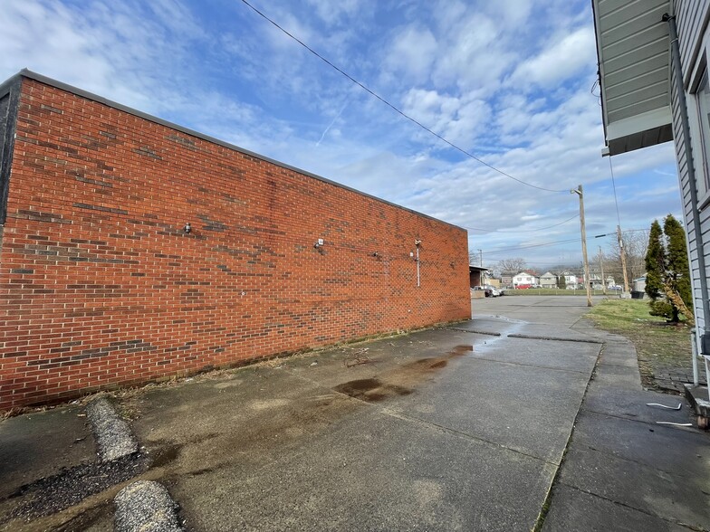 More Photos Of 611 Ohio Ave, Charleston Restaurant For Lease