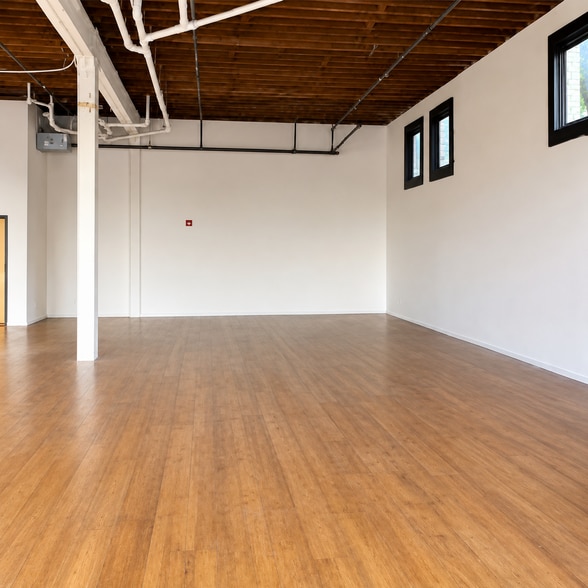 More Photos Of 400 South Main Street, Memphis Hotel For Lease