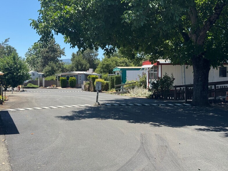 More Photos Of 5495 5th St, Kelseyville Manufactured Housing Mobile Home Park For Sale