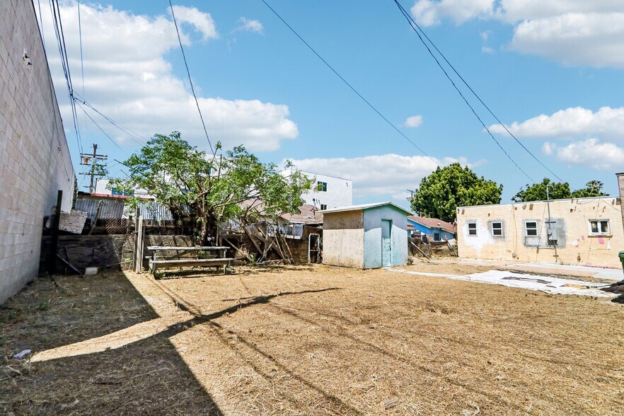More Photos Of 7315 Woodley Ave, Van Nuys Land For Sale