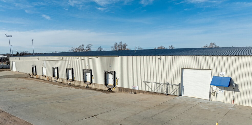 More Photos Of 515 S Main St, Fremont Warehouse For Lease