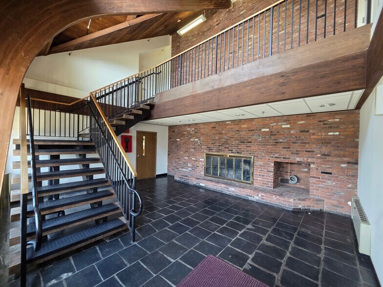 More Photos Of 339 Hemingway Ave, East Haven Medical For Lease