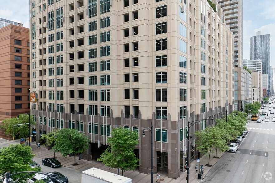 More Photos Of 33 W Ontario St, Chicago Apartments For Sale