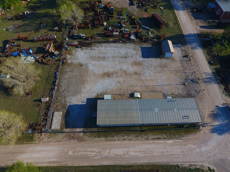 More Photos Of 320 S Taylor Rd, Watonga Warehouse For Sale