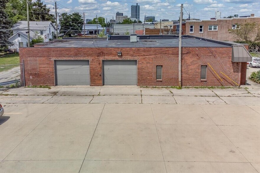 More Photos Of 2014 S Calhoun St, Fort Wayne Manufacturing For Lease