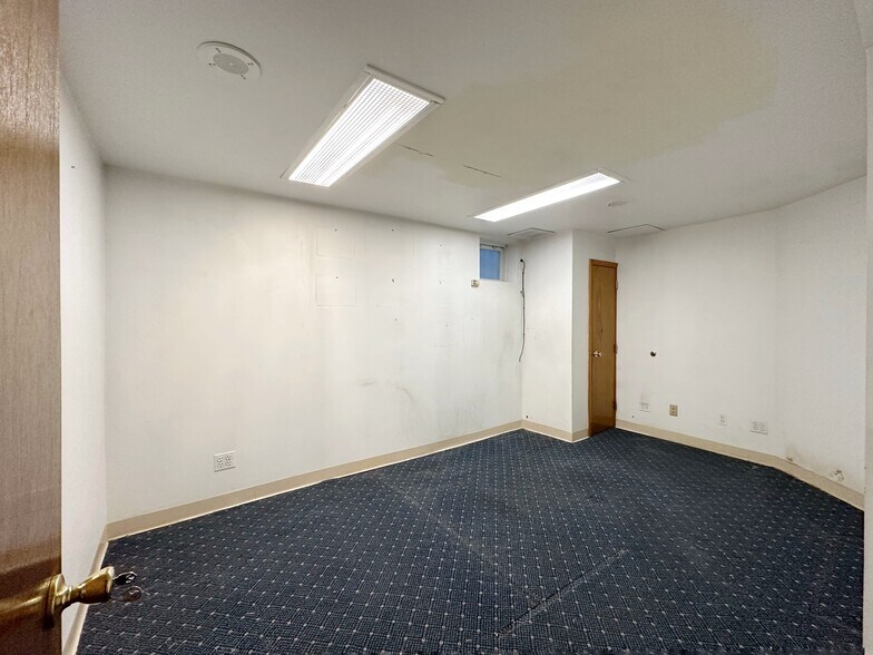 More Photos Of 364-366 97th St, Brooklyn Office Residential For Lease