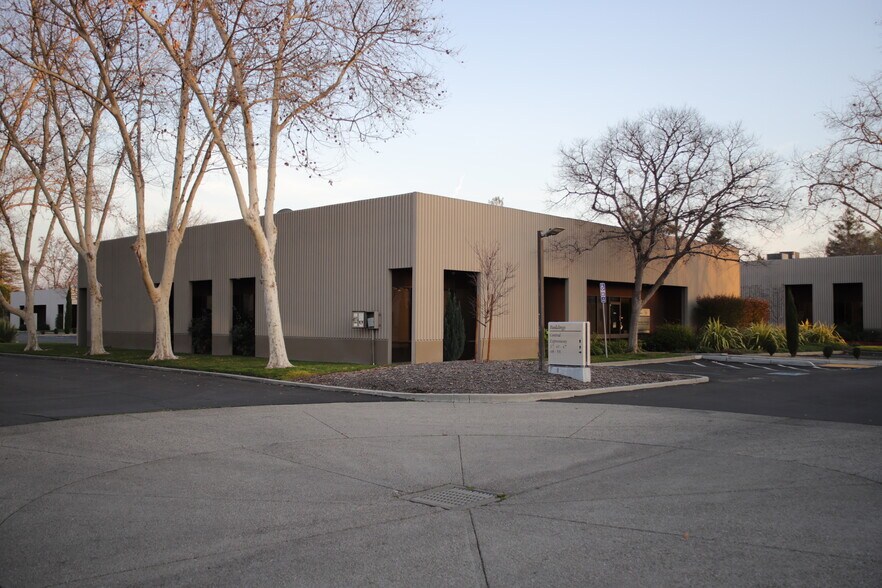 More Photos Of 3350 Scott Blvd, Santa Clara Warehouse For Lease