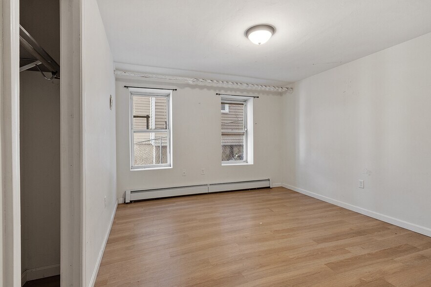 More Photos Of 13 Groton Pl, Worcester Apartments For Sale