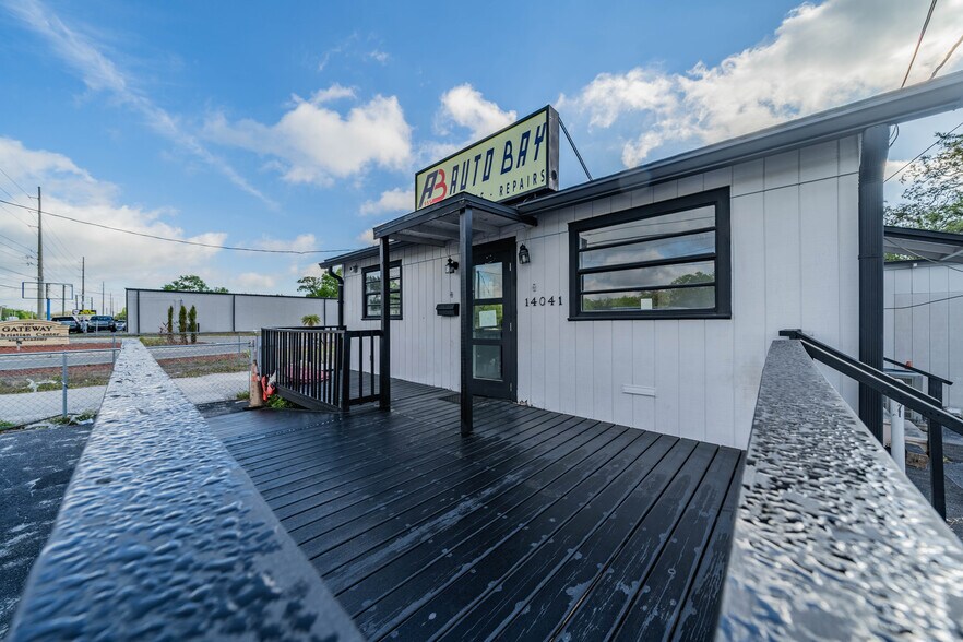 More Photos Of 14041 N Florida Ave, Tampa Auto Dealership For Sale