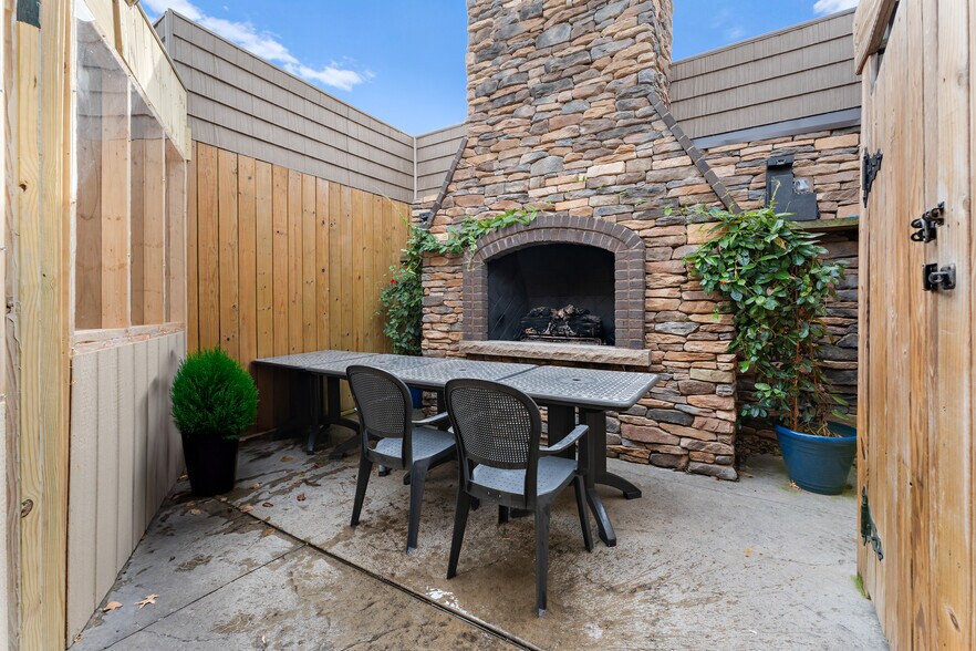 More Photos Of 4305 Portage St NW, Canton Restaurant For Sale