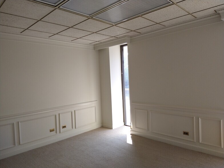 More Photos Of 141 New St, Macon-Bibb Office For Lease