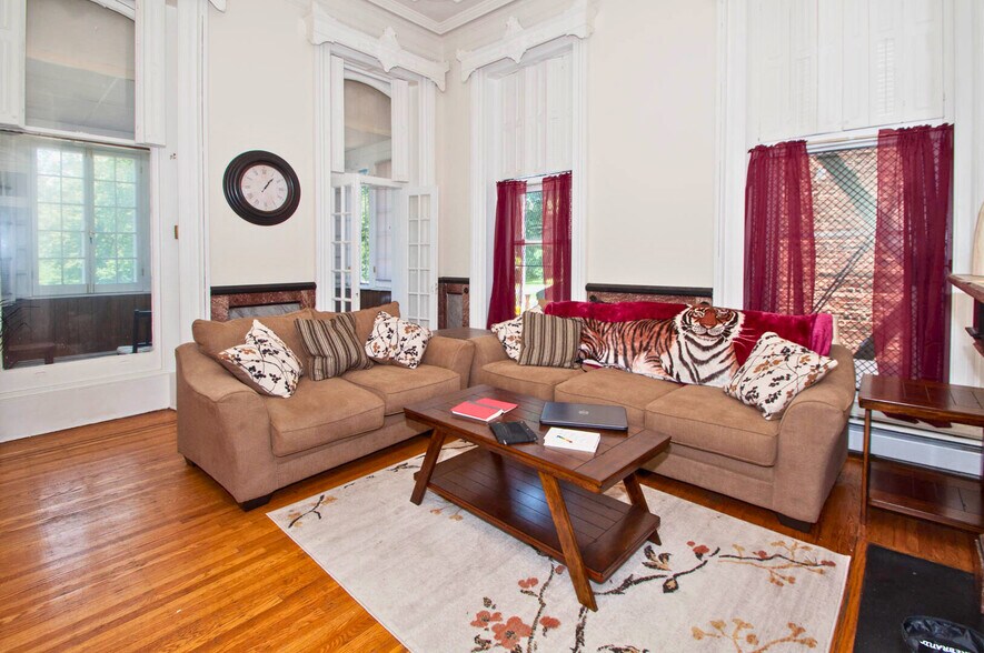 More Photos Of 3442 Auchentoroly Ter, Baltimore Apartments For Sale