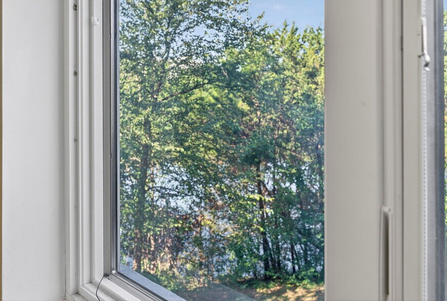 More Photos Of 46165 Westlake Dr, Sterling Medical For Sale