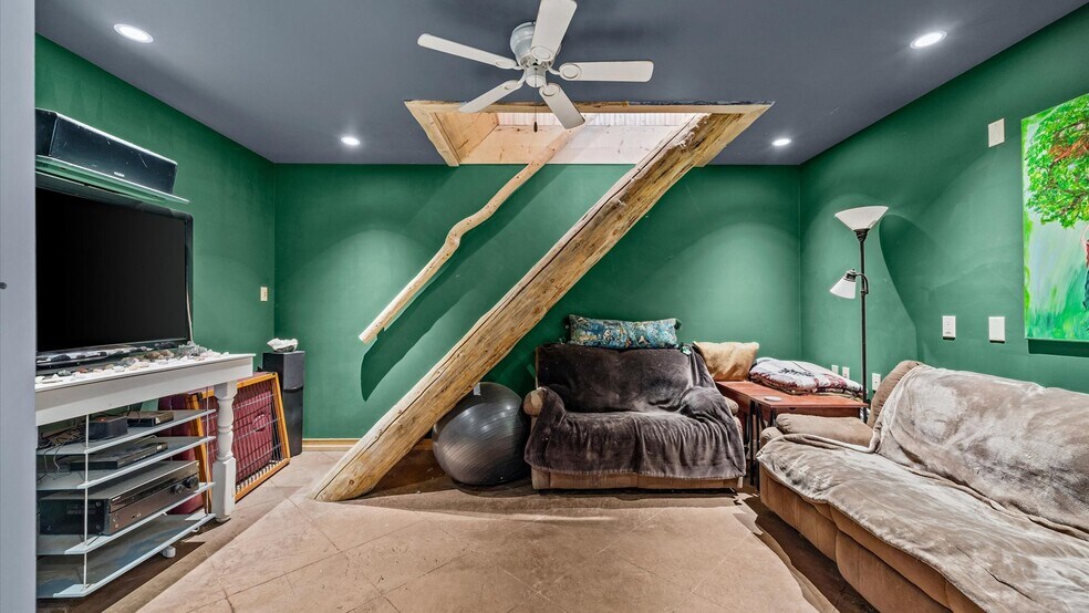 More Photos Of 41990 Cottonwood Creek Rd, Crawford Apartments For Sale