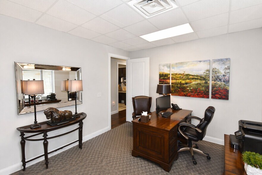 More Photos Of 3900 S Stonebridge Dr, McKinney Medical For Lease
