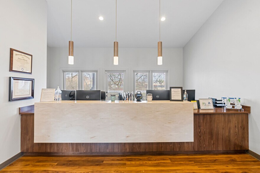 More Photos Of 304-306 Boston Sq, Georgetown Healthcare For Sale