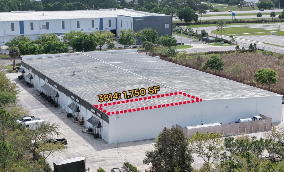 More Photos Of 3802-3815 Crossroads Pky, Fort Pierce Warehouse For Lease
