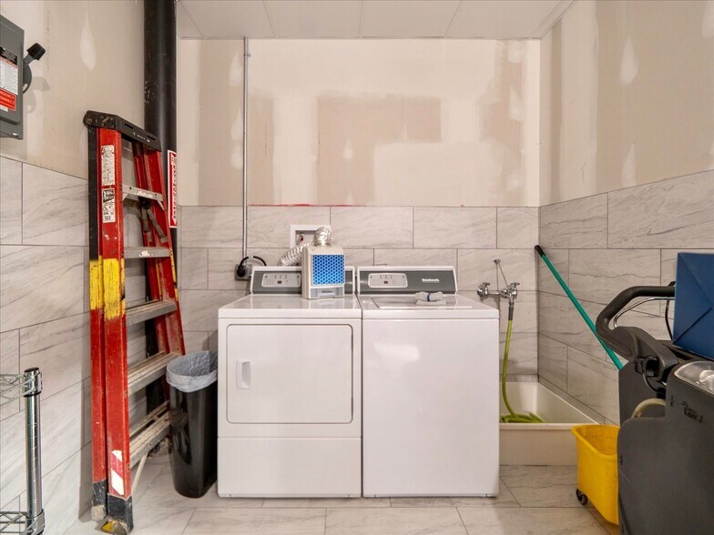 More Photos Of 465 W Commercial St, East Rochester Warehouse For Lease