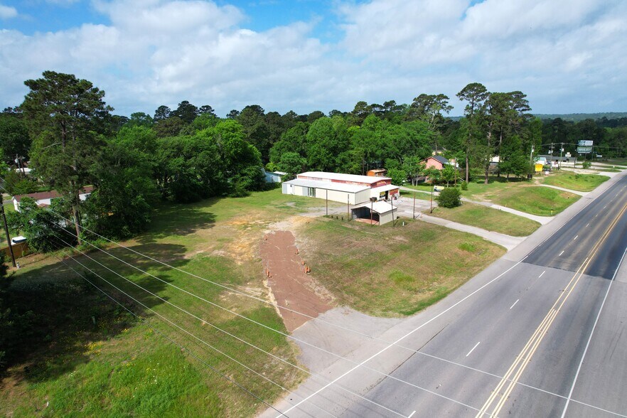 More Photos Of 11457 US Highway 190 W, Livingston Garden Center For Sale