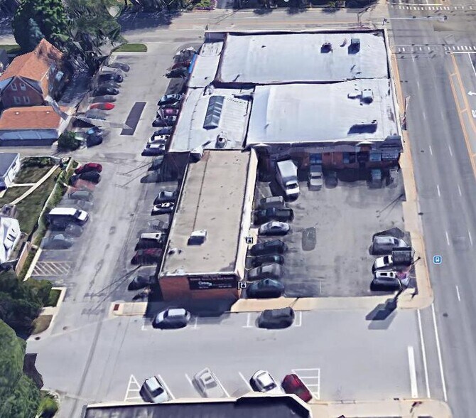More Photos Of 5600-5620 W 95th St, Oak Lawn General Retail For Sale