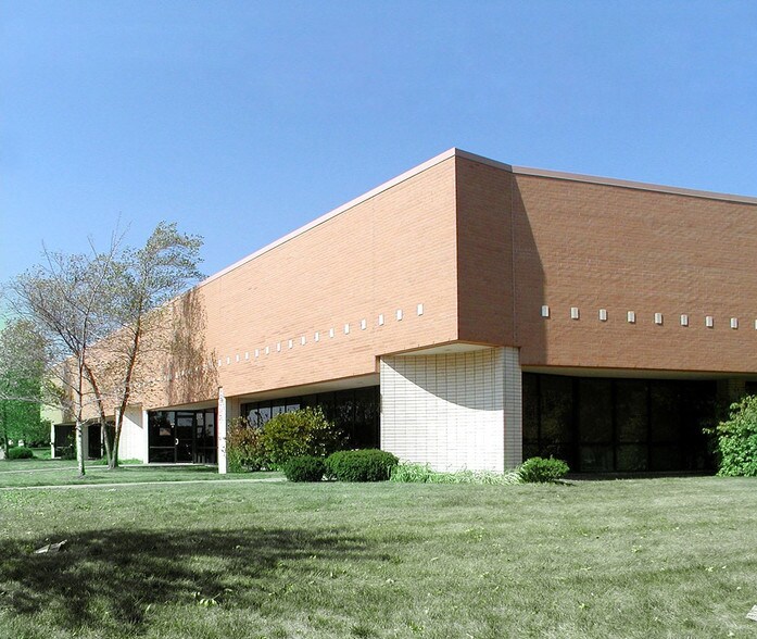 More Photos Of 8400-8416 NW 107th Ter, Kansas City Flex For Lease