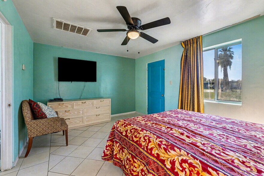 More Photos Of 537 S Country Club Dr, Mesa Hotel For Sale