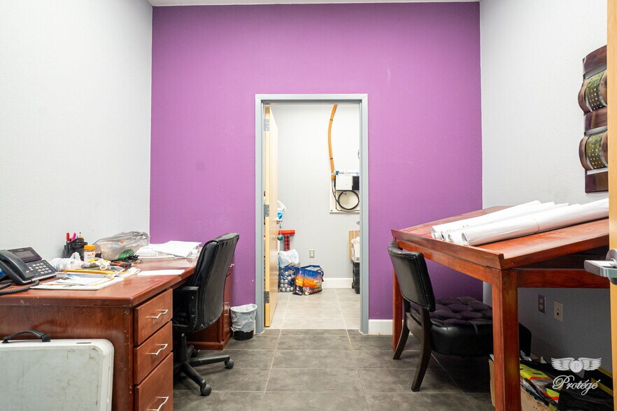 More Photos Of 700 N Copia St, El Paso Office For Sale