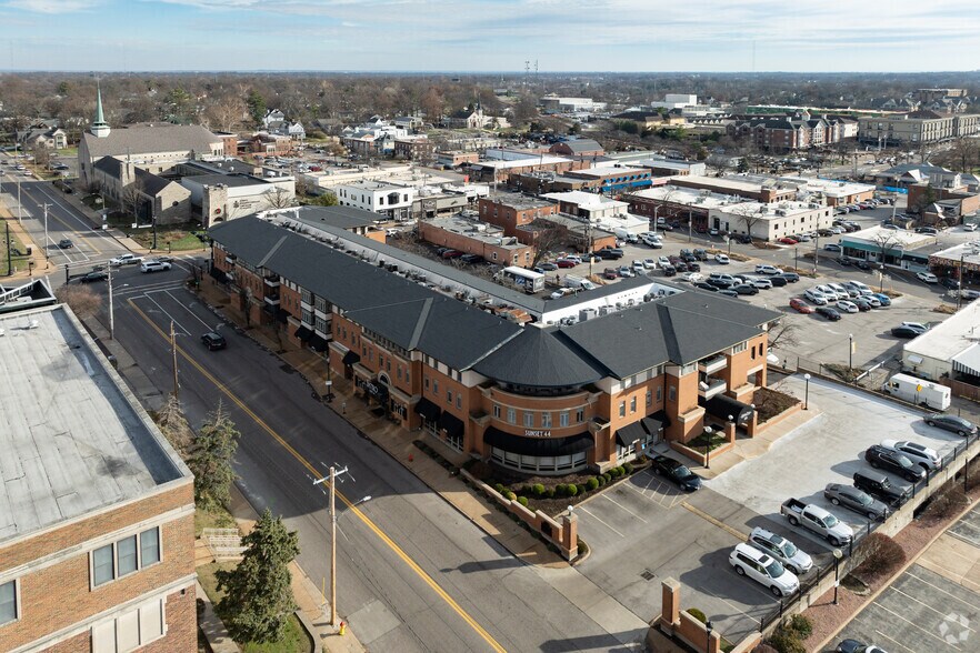 More Photos Of 249 N Kirkwood Rd, Saint Louis General Retail For Lease