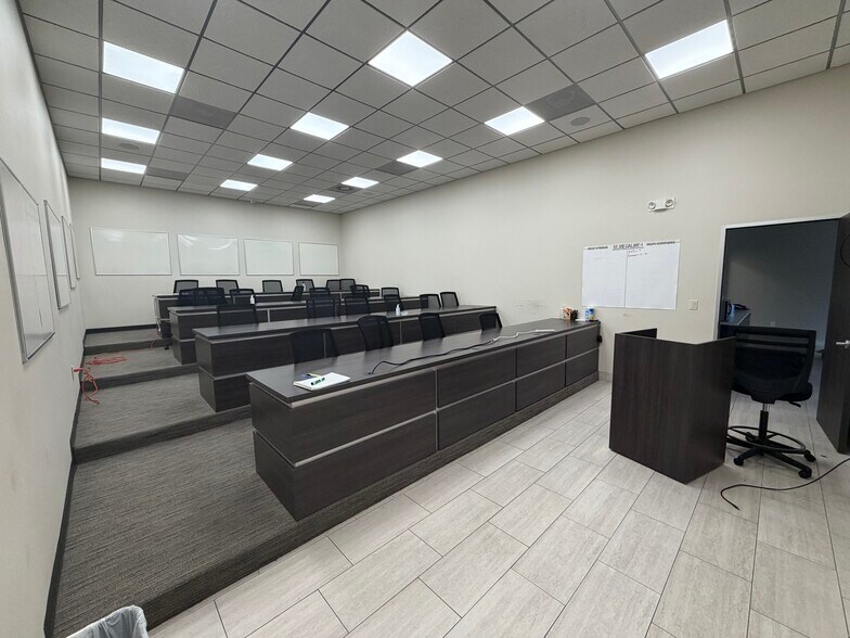 More Photos Of 4022 Louetta Rd, Spring Auto Dealership For Lease