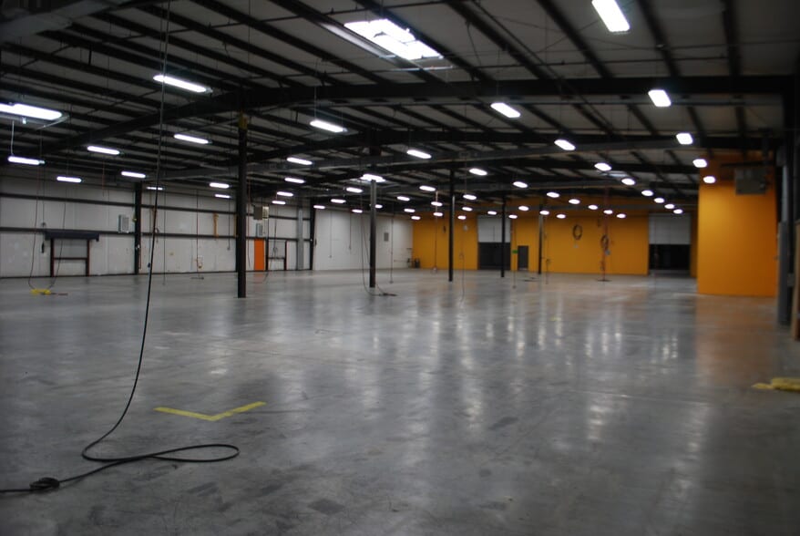 More Photos Of 5900 Weisbrook Ln, Knoxville Warehouse For Lease