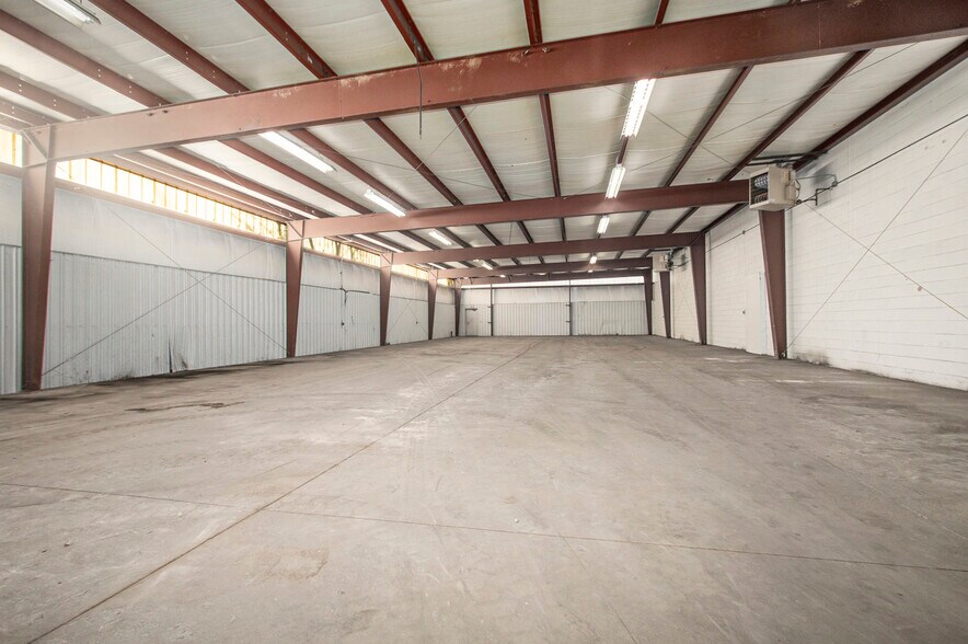 More Photos Of 100 Aylworth Ave, South Haven Manufacturing For Lease