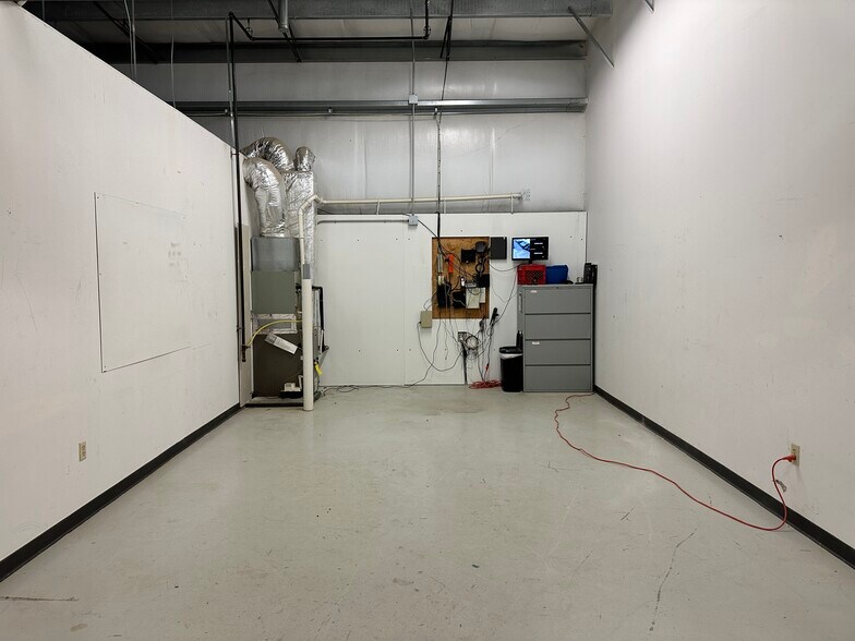 More Photos Of 28-34 Klema Dr W, Reynoldsburg Warehouse For Lease