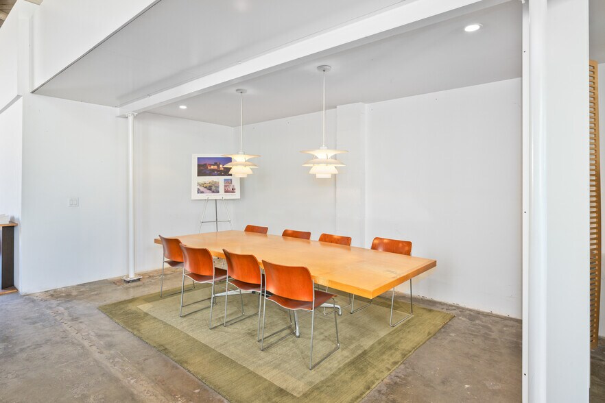 More Photos Of 11609 W Pico Blvd, Los Angeles Office For Lease