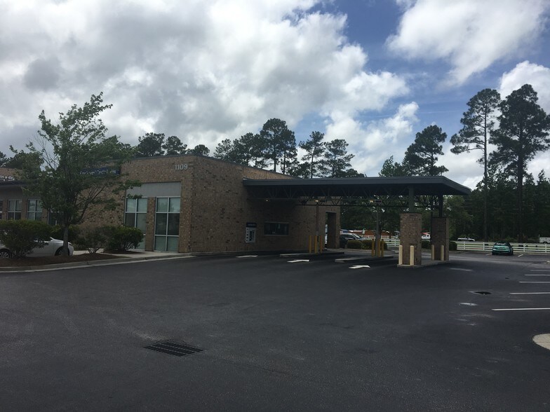 More Photos Of 1109 New Pointe Blvd, Leland Freestanding For Lease