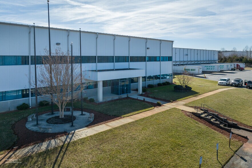 More Photos Of 314 Jefferson Ridge Pky, Lynchburg Distribution For Lease