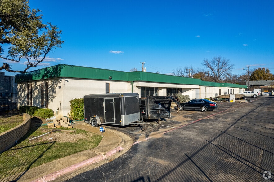 Primary Photo Of 10210 Monroe Dr, Dallas Light Distribution For Sale