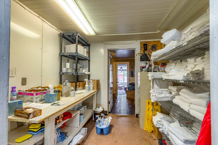 More Photos Of 240 E California St, Jacksonville Hotel For Sale