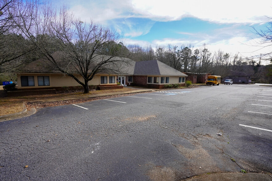 More Photos Of 2950 Stone Hogan Connector Rd SW, Atlanta Medical For Sale