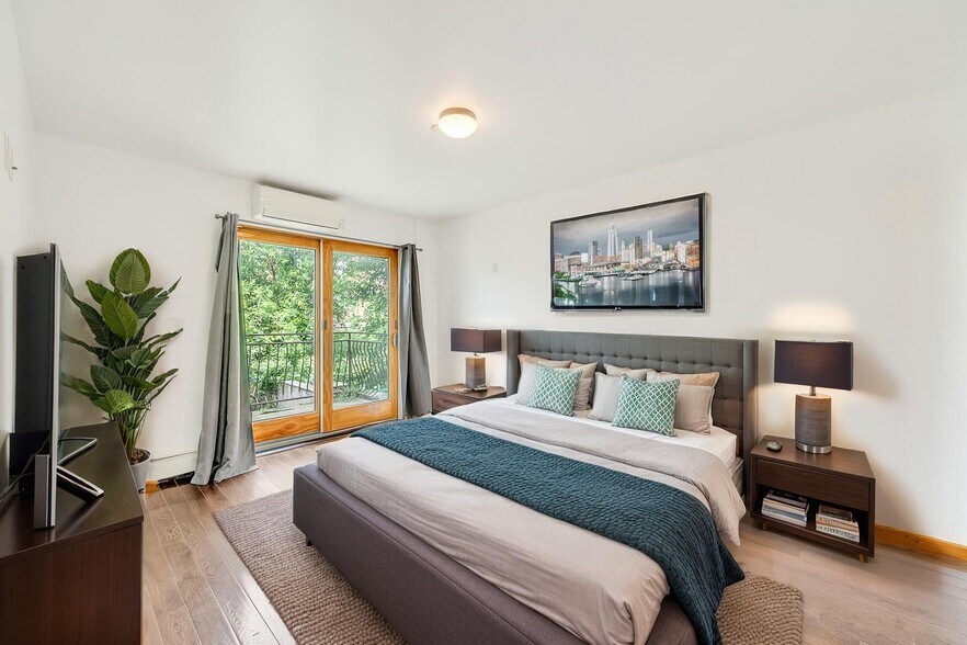 More Photos Of 2105 33rd Ave, Astoria Multifamily For Sale