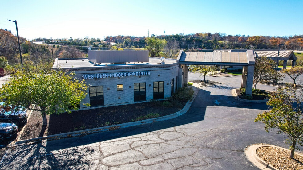 Primary Photo Of 16663 Midland Dr, Shawnee Medical For Sale