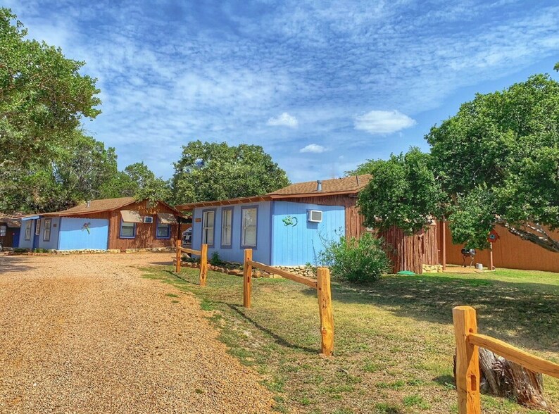 More Photos Of 1400 Ranch Road 261, Buchanan Dam Hotel For Sale