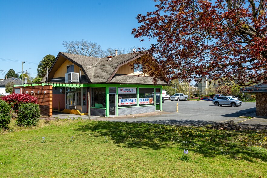 More Photos Of 130 Terminal Av N, Nanaimo General Retail For Sale