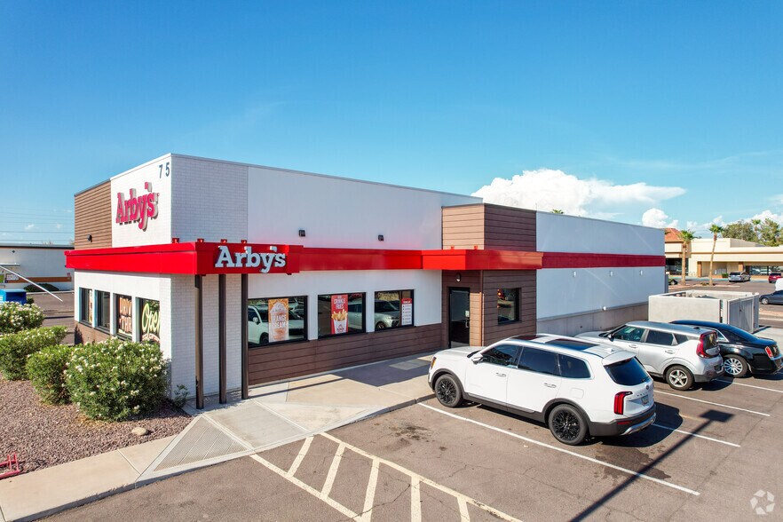 More Photos Of 645-745 N Gilbert Rd, Gilbert Unknown For Lease