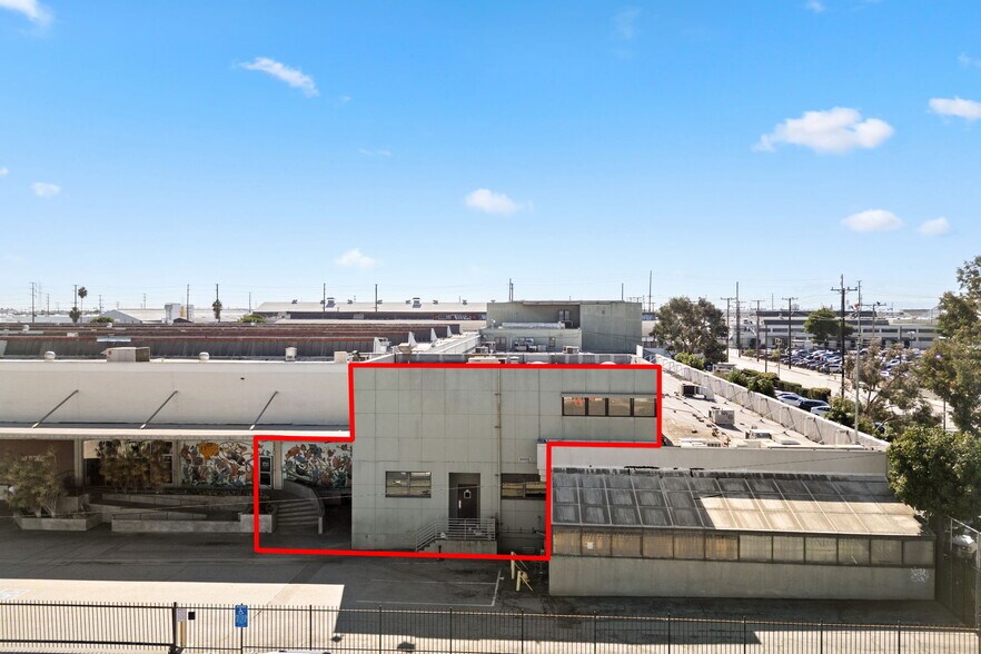 More Photos Of 3150 E 46th St, Los Angeles Loft Creative Space For Lease