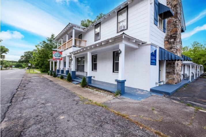 More Photos Of 201 E Main, Heber Springs Hotel For Sale