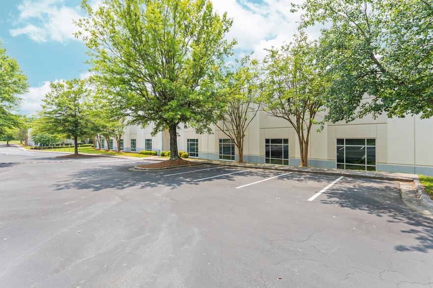 More Photos Of 4336 Federal Dr, Greensboro Unknown For Lease