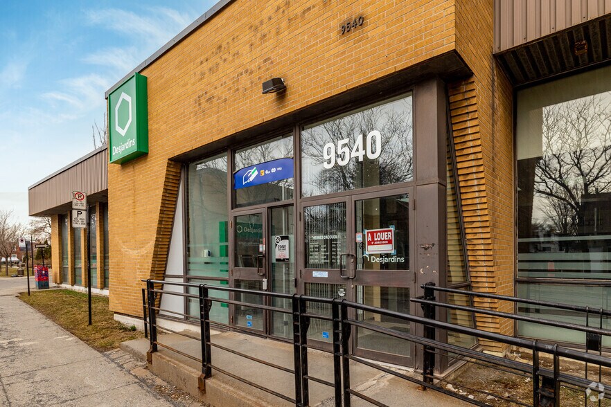 More Photos Of 9540 Rue Hochelaga, Montréal Bank For Sale