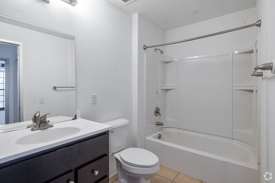 More Photos Of 21 W North St, Akron Apartments For Lease